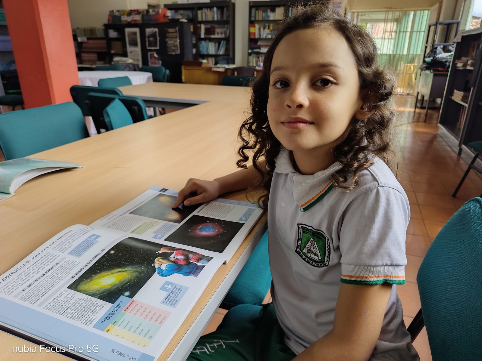 NIÑOS DE 4°1 EN BIBLIOTECA  (5).